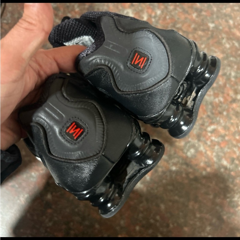 Nike Shox TL Black Mesh Shox Running Shoes with Silver Reflective Accents - Picture 3 of 4